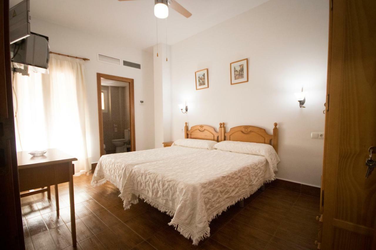 Hotel Las Flores Tolox Buitenkant foto